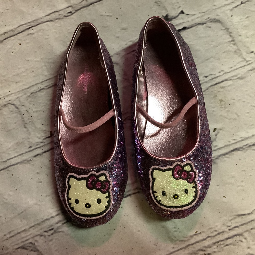 HELLO KITTY SHOES.  SIZE 2